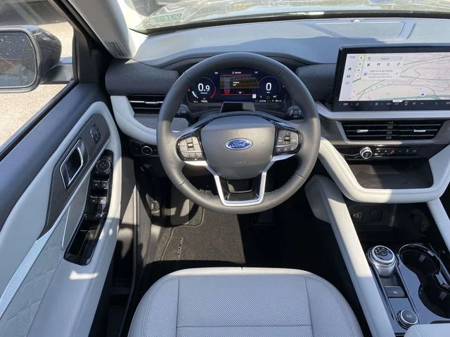New 2026 Gray Ford Platinum image 4