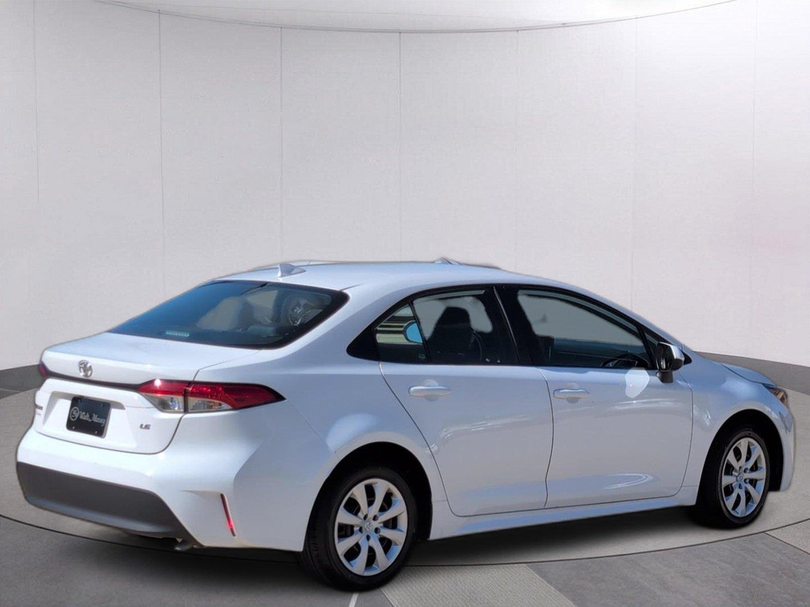 Used 2024 Ice Cap Toyota LE image 8