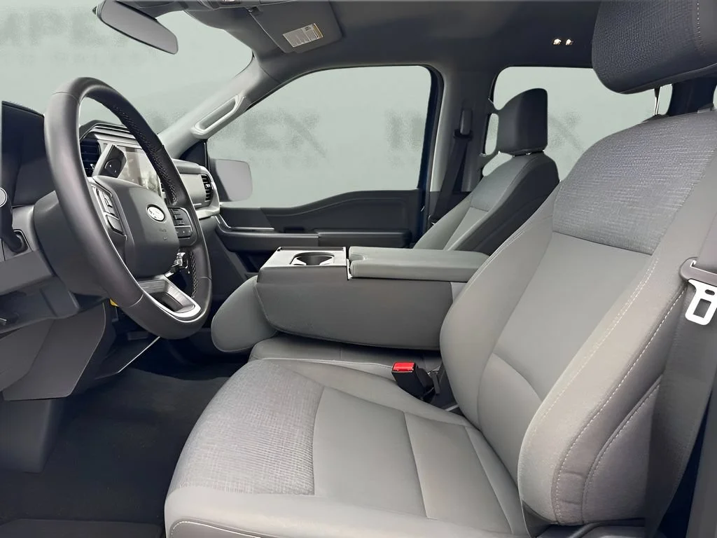 Used 2025 White Ford XLT image 9