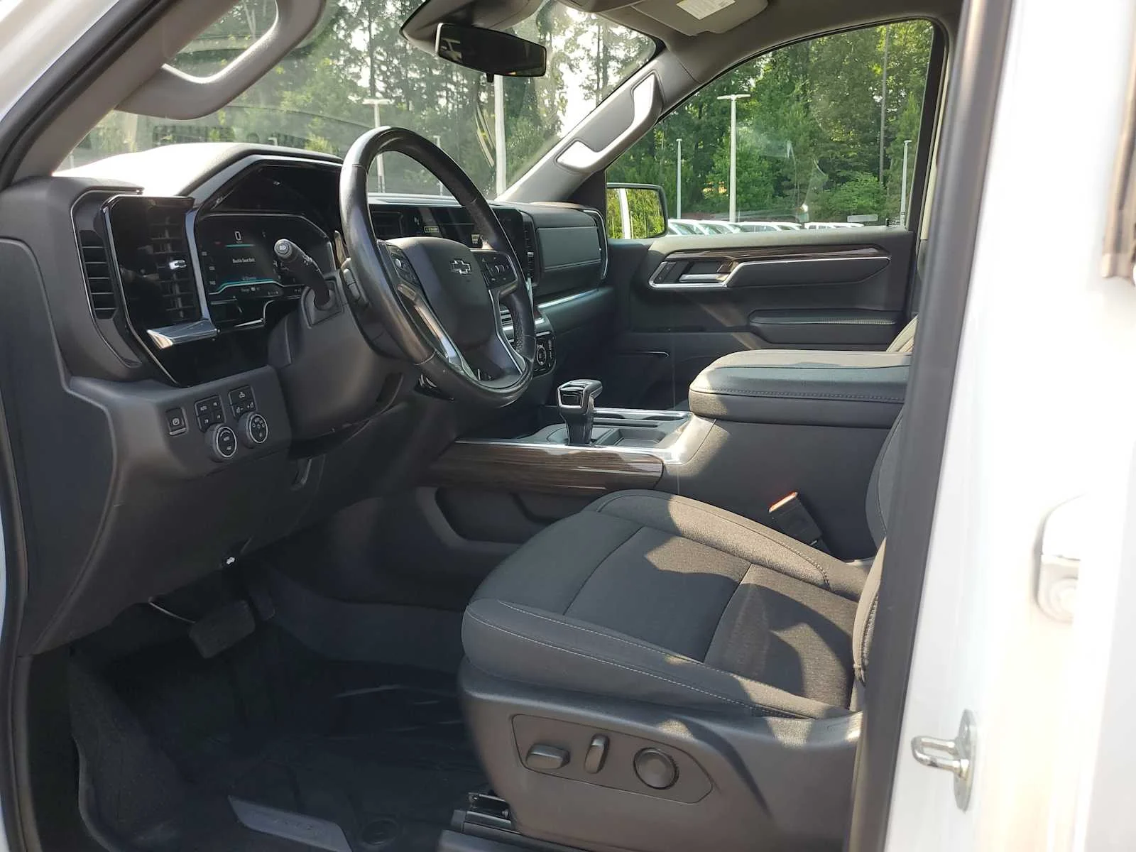 Used 2023 Summit White Chevrolet RST image 18