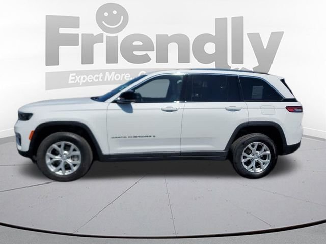 Used 2023 White Jeep Limited image 2
