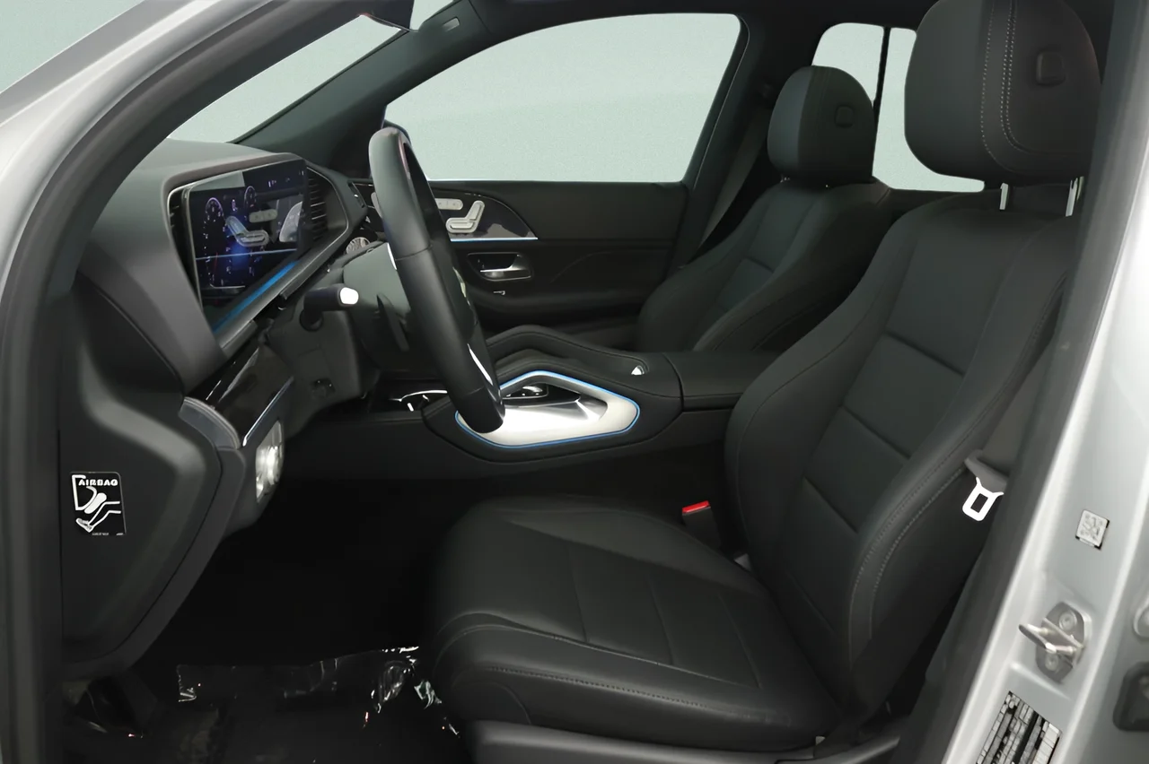 Used 2020 Silver Mercedes-Benz 450 4MATIC® AMG® Package image 30
