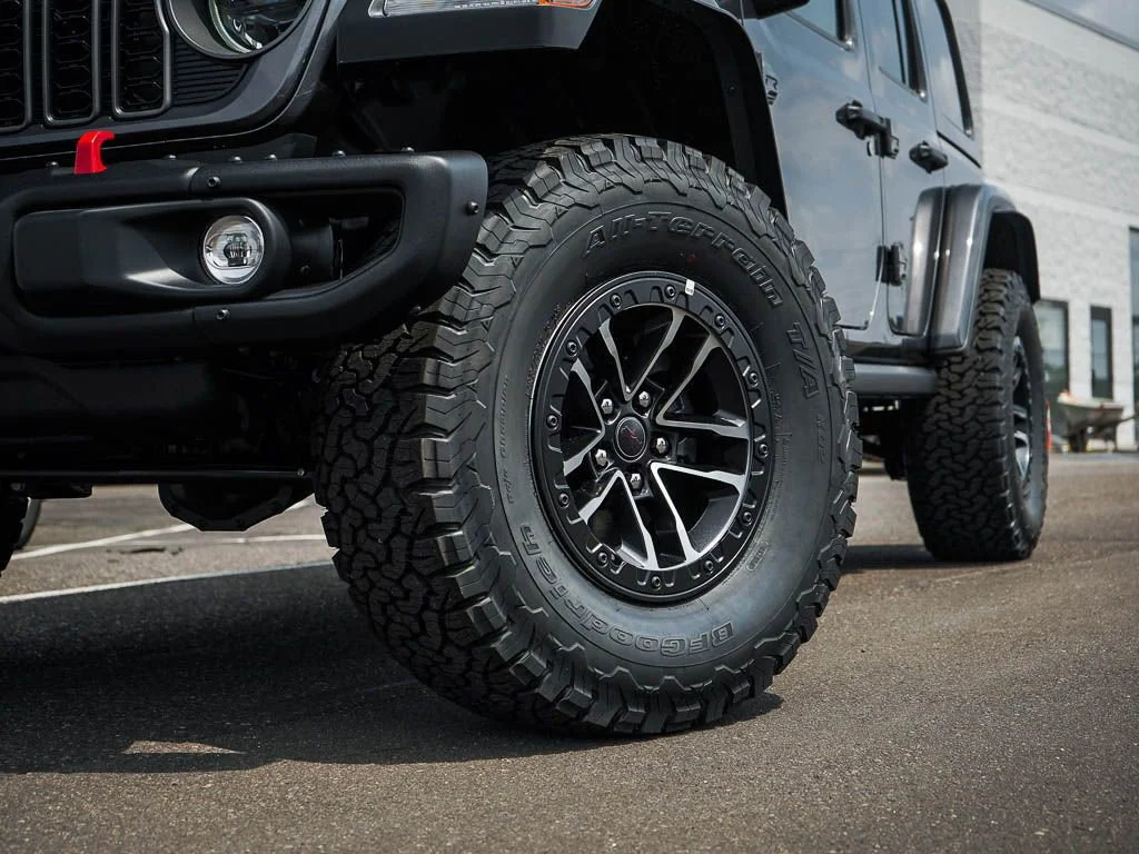 New 2026 Granite Crystal Metallic Clearcoat Jeep Rubicon X image 6