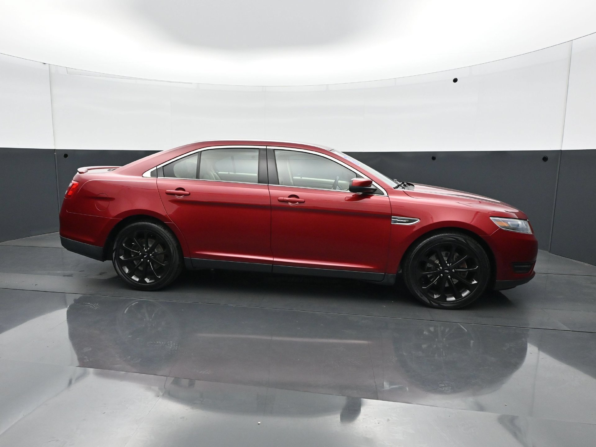 Used 2015 Ruby Red Metallic Ford SEL image 10