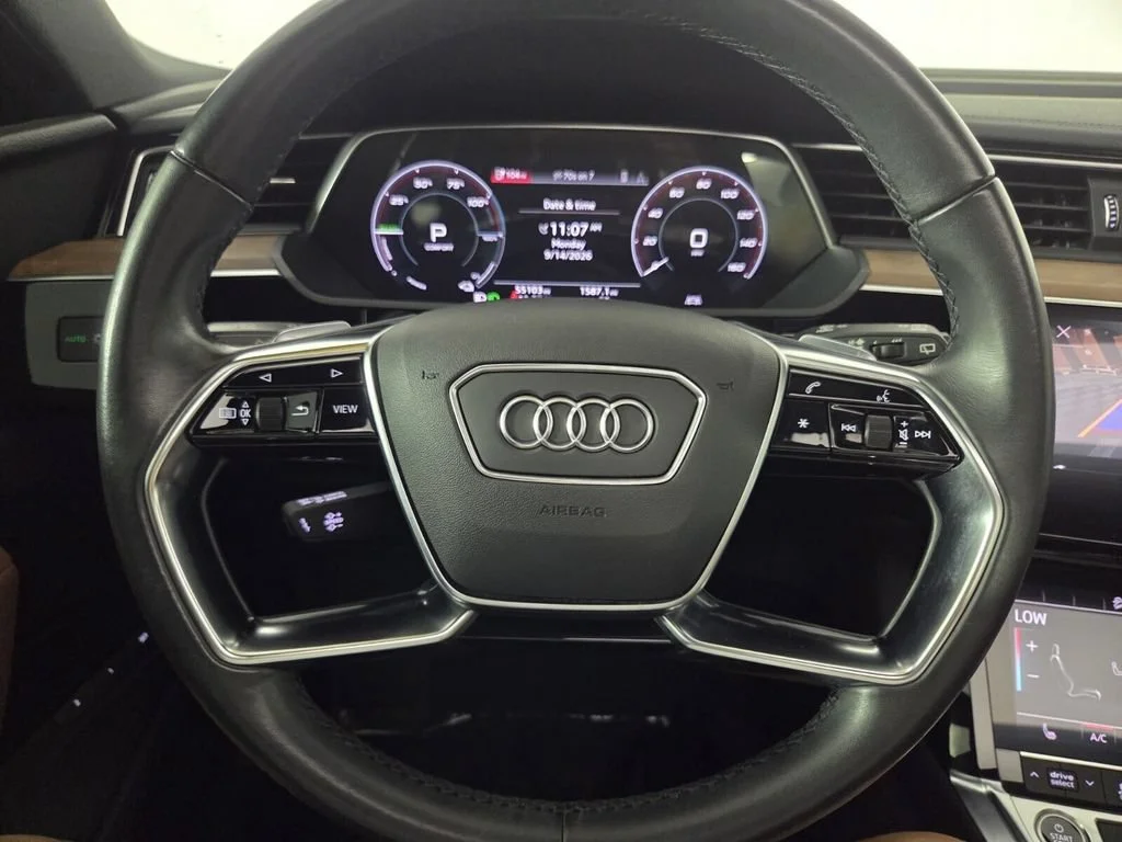 Used 2022 Brilliant Black Audi Premium image 15