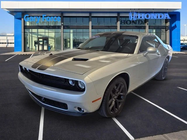 Used 2023 Triple Nickel Clearcoat Dodge SXT image 4