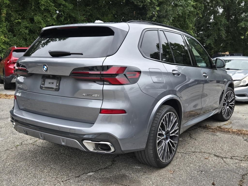 Used 2024 Gray BMW sDrive40i image 2