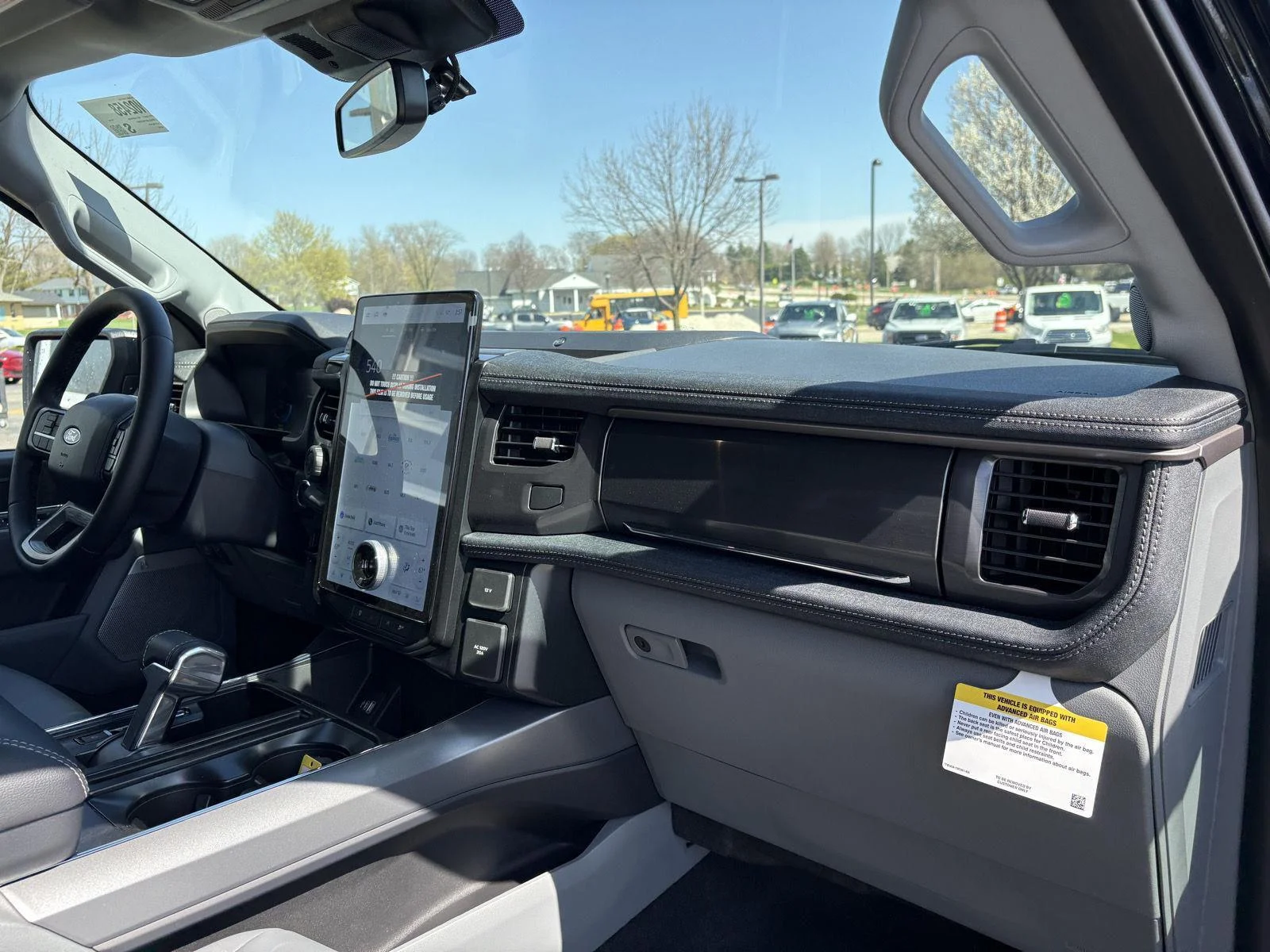 2025 Ford F-150 Lightning Flash - Photo 23