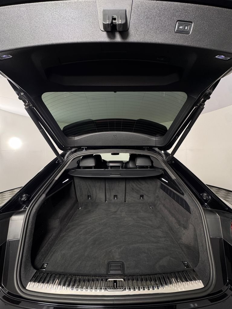 Used 2021 Orca Black Metallic Audi 4.0T image 6