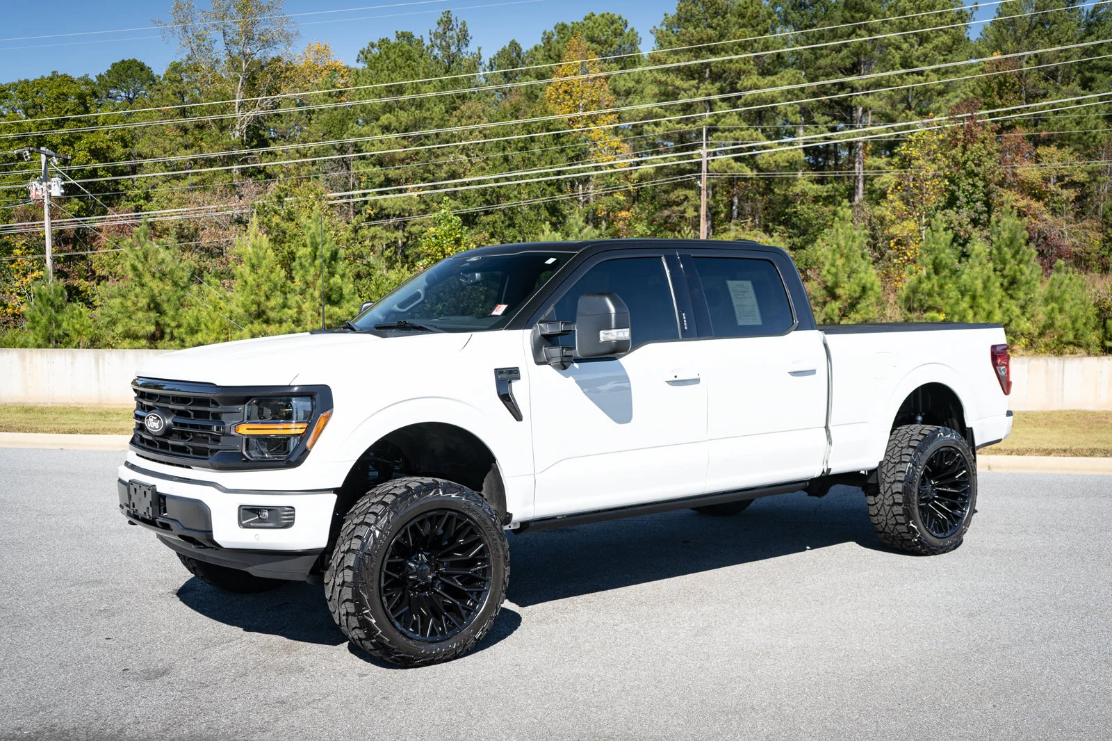 Used 2024 White Ford XLT image 3