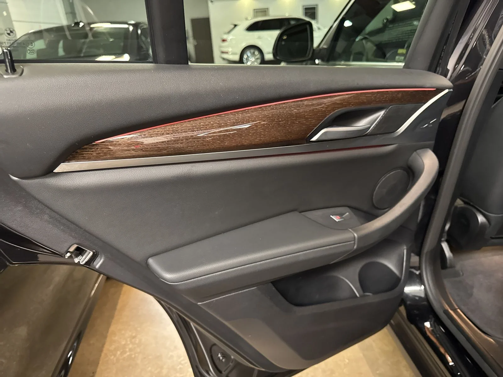 Used 2023 Black BMW xDrive30i image 12