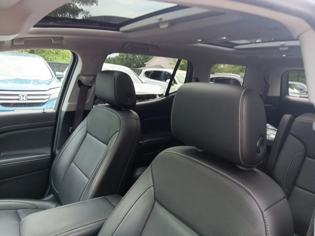 Used 2021 Midnight Blue Metallic GMC SLT image 14