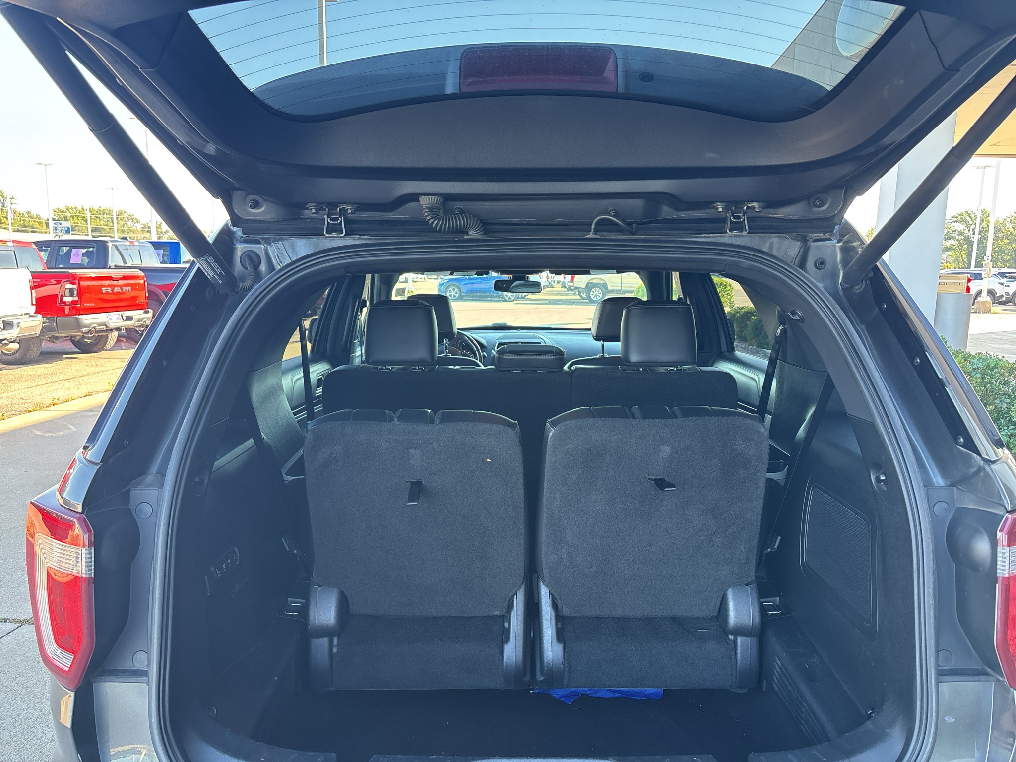 Used 2017 Magnetic Metallic Ford Platinum image 11
