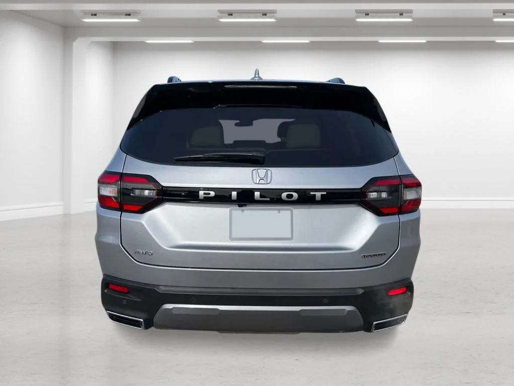 New 2026 Solar Silver Metallic Honda Touring image 4