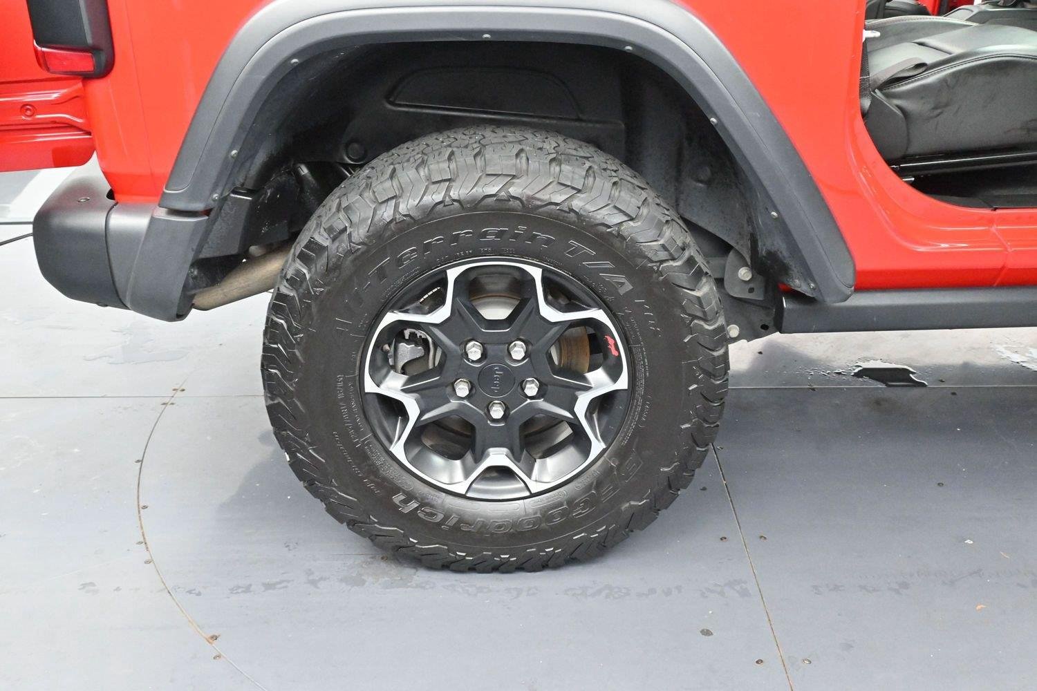 Used 2023 Firecracker Red Clearcoat Jeep Rubicon image 32