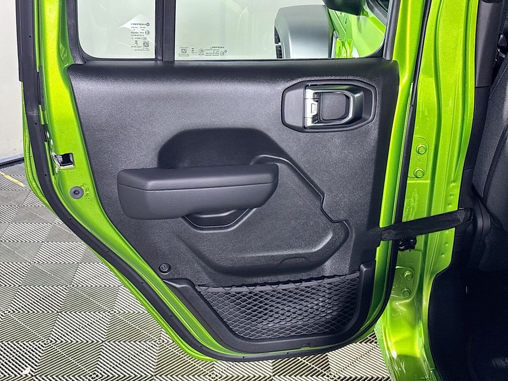 New 2026 Mojito Clear-Coat Exterior Paint Jeep Sport S image 18