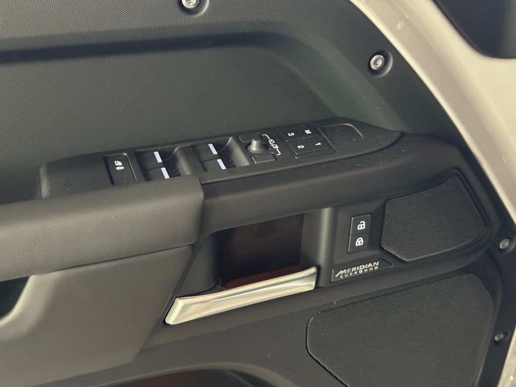 New 2026 Borasco Grey Land Rover X-Dynamic SE image 11