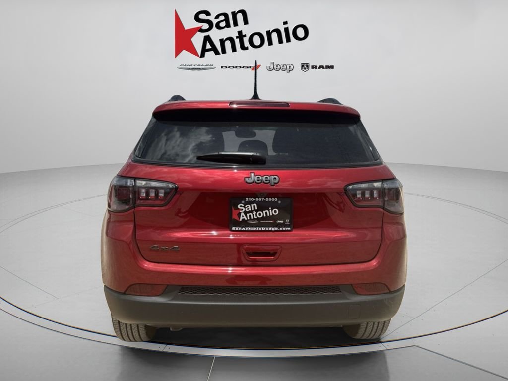 New 2026 Red Hot Pearl-Coat Exterior Paint Jeep Latitude image 13
