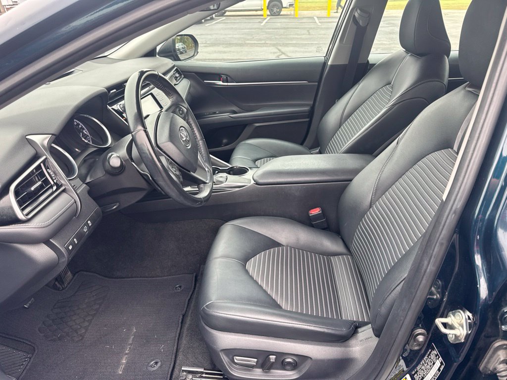 Used 2019 Blue Toyota SE image 9