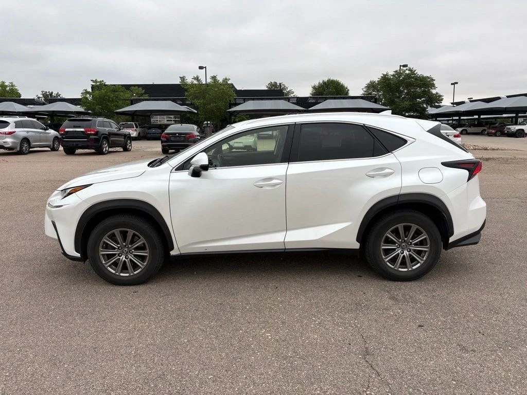Used 2018 White Lexus 300 Base image 8