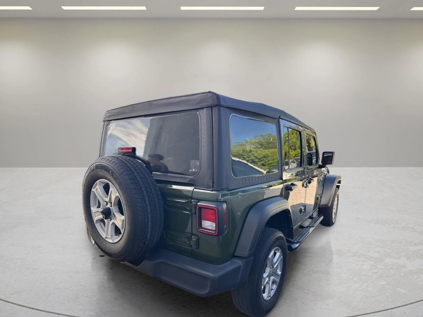 Used 2022 Sarge Green Clearcoat Jeep Unlimited Sport S image 4