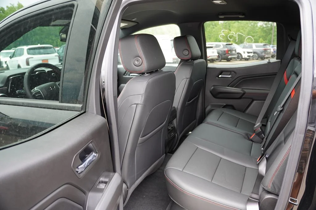 2026 Chevrolet Colorado Z71 - Photo 11