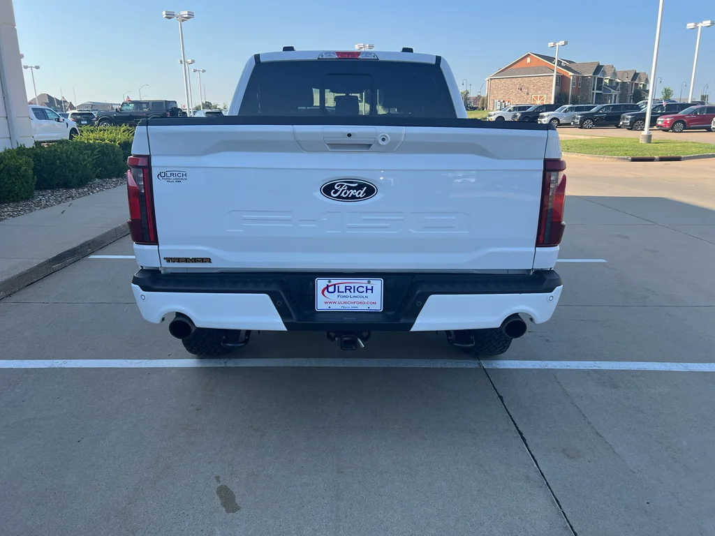 Used 2025 Oxford White Ford Tremor image 7