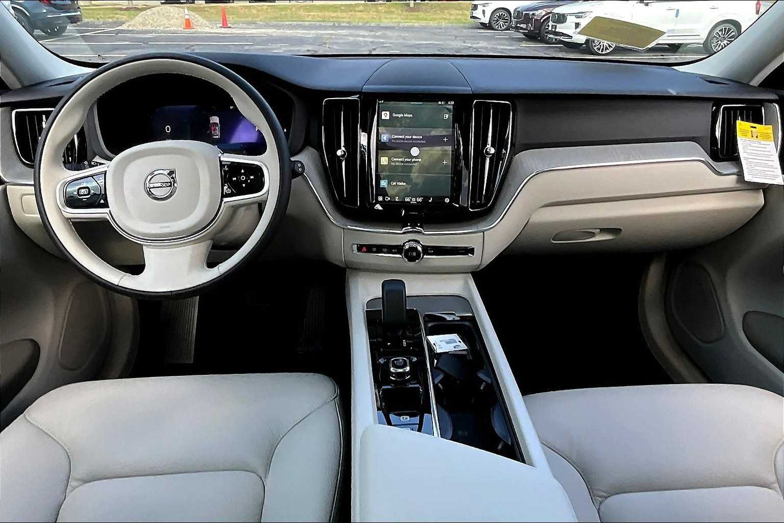 2025 Volvo XC60 Plus - Photo 7