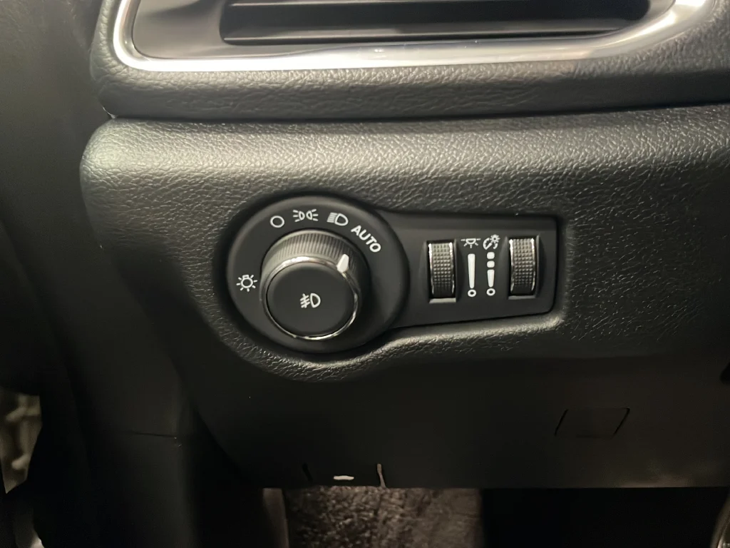 Used 2026 Black Chrysler Limited image 29