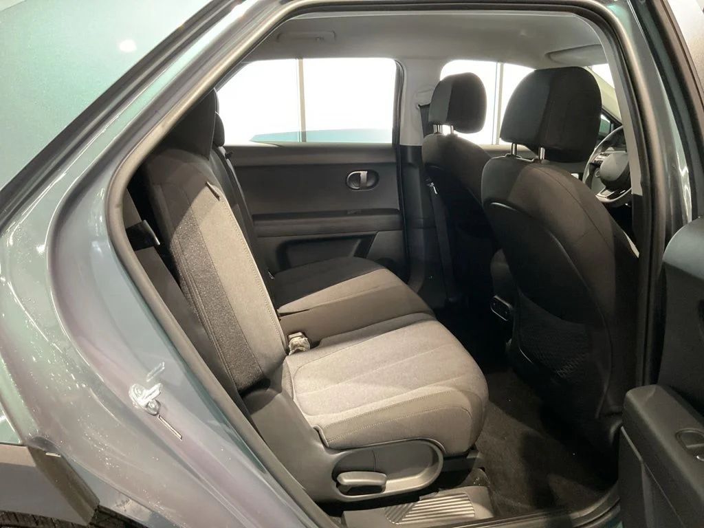 New 2027 Green Hyundai SE image 25