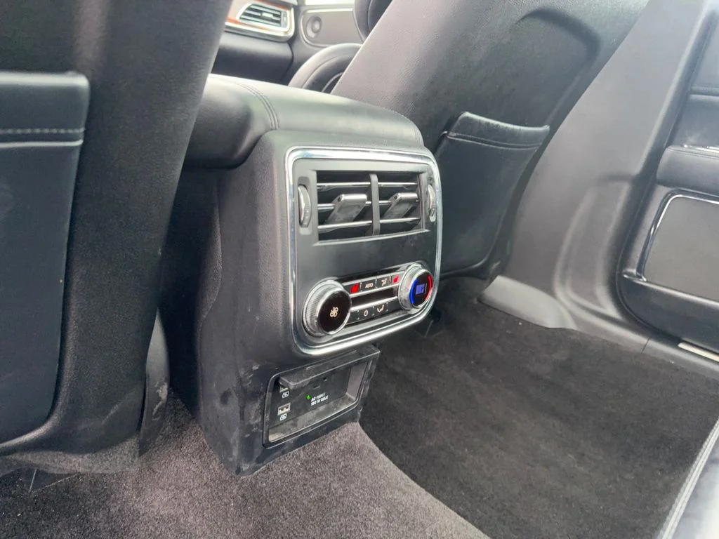 Used 2018 White Lincoln Reserve image 21