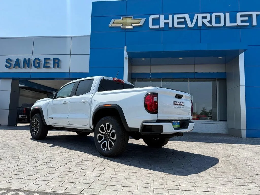 New 2026 Summit White GMC AT4 image 7