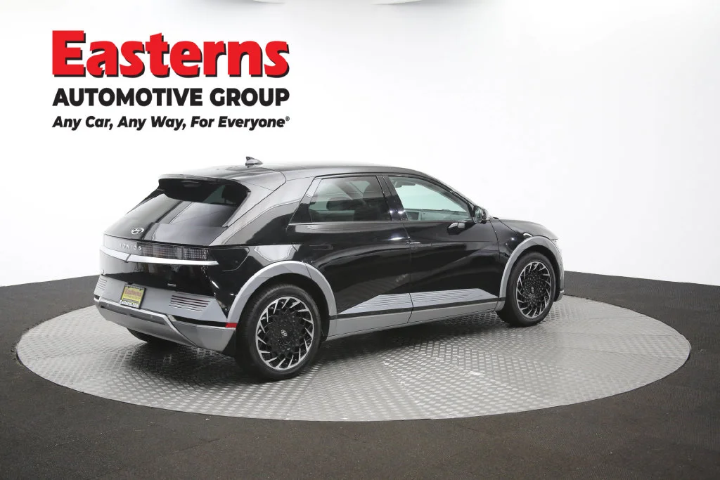 Used 2023 Black Hyundai Limited image 46