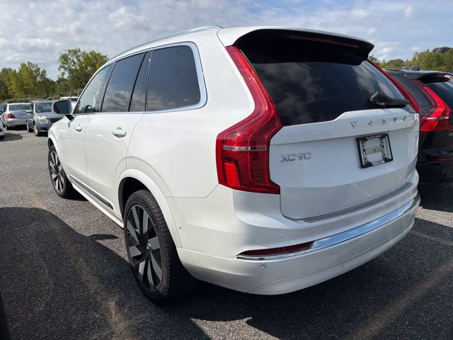 Used 2024 White Volvo Ultimate image 4