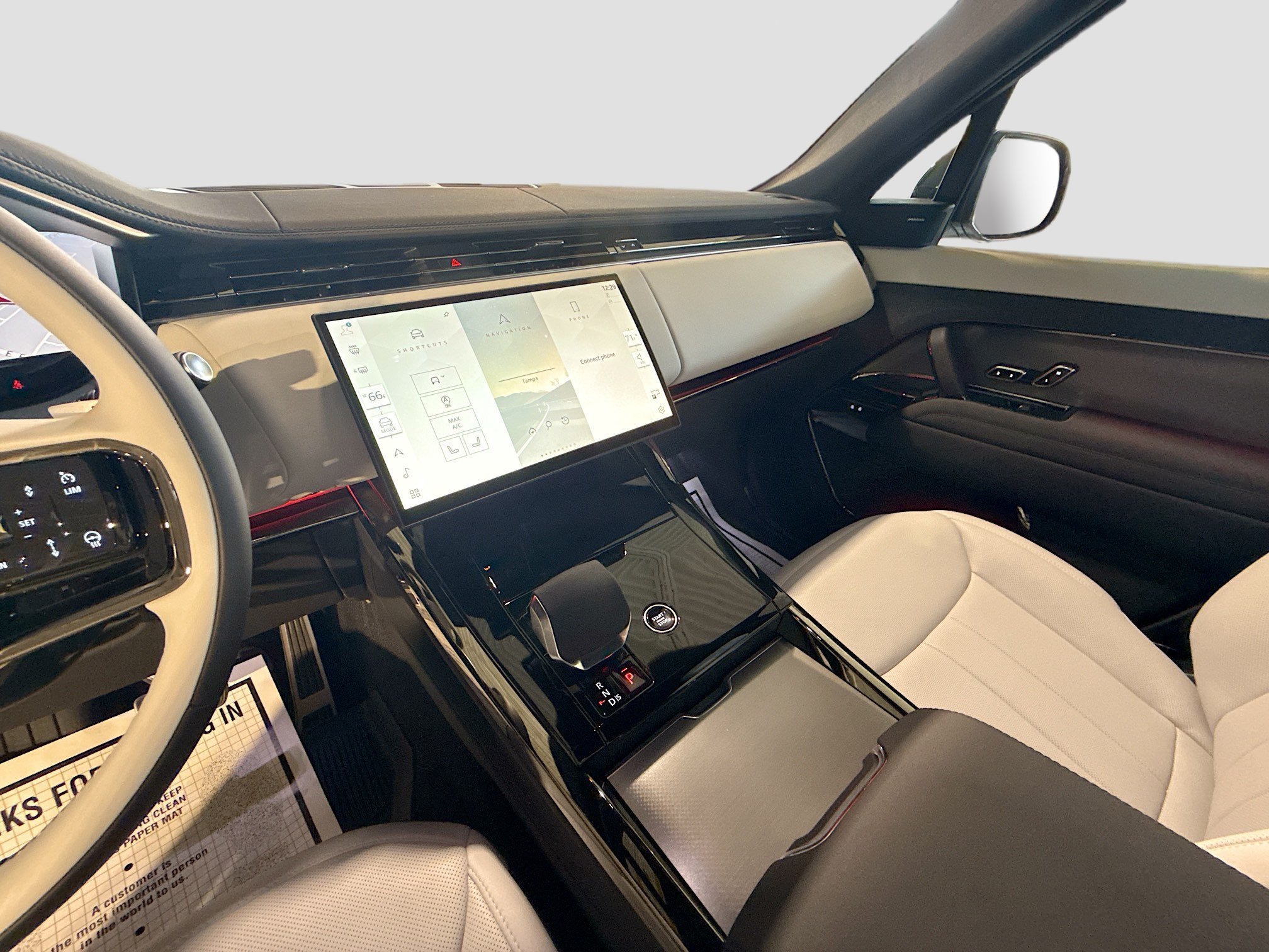 New 2026 Ostuni Pearl White LAND ROVER Dynamic SE image 29