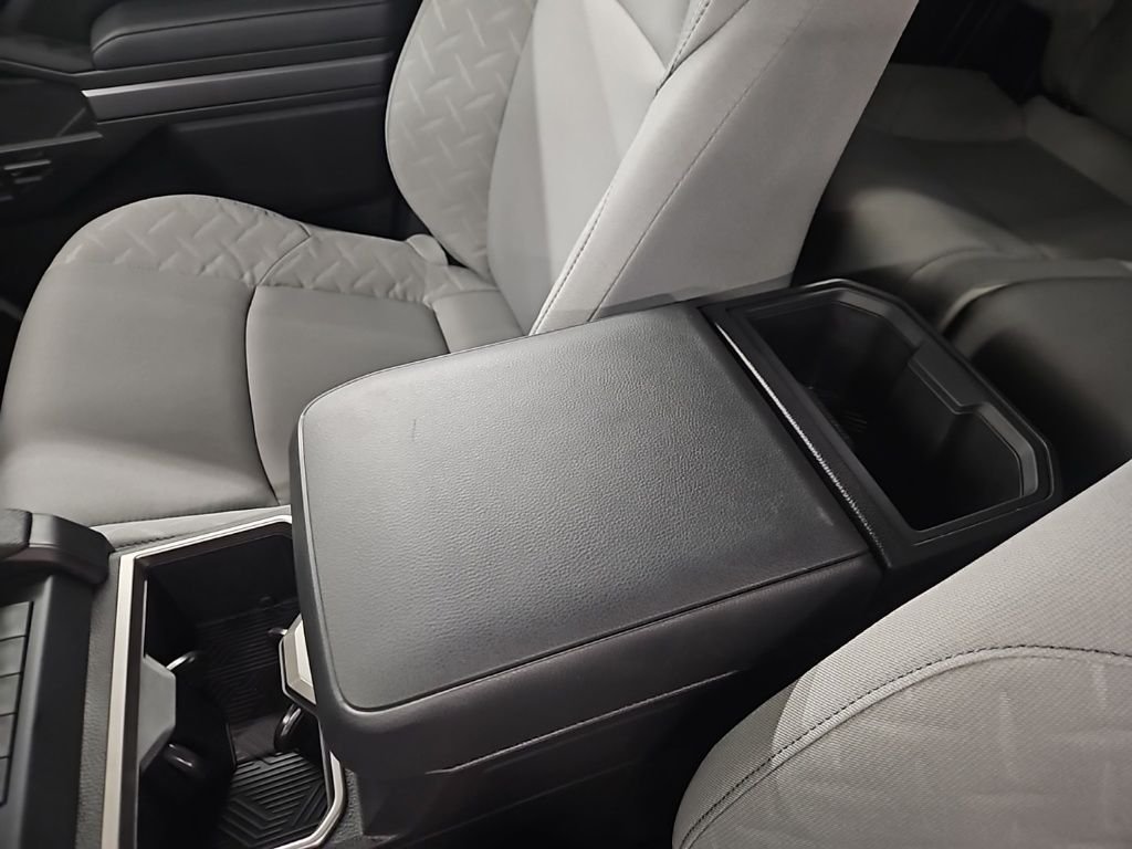 2025 Toyota Tacoma SR5 - Photo 17