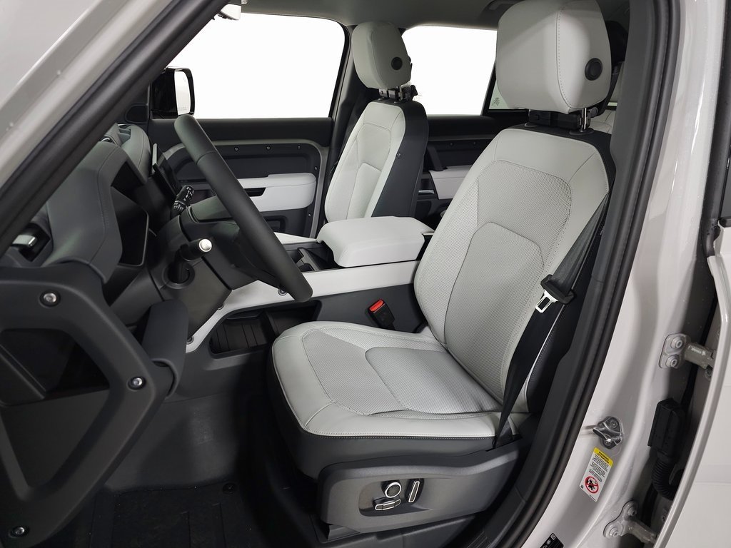 2026 LAND ROVER DEFENDER - Image 15
