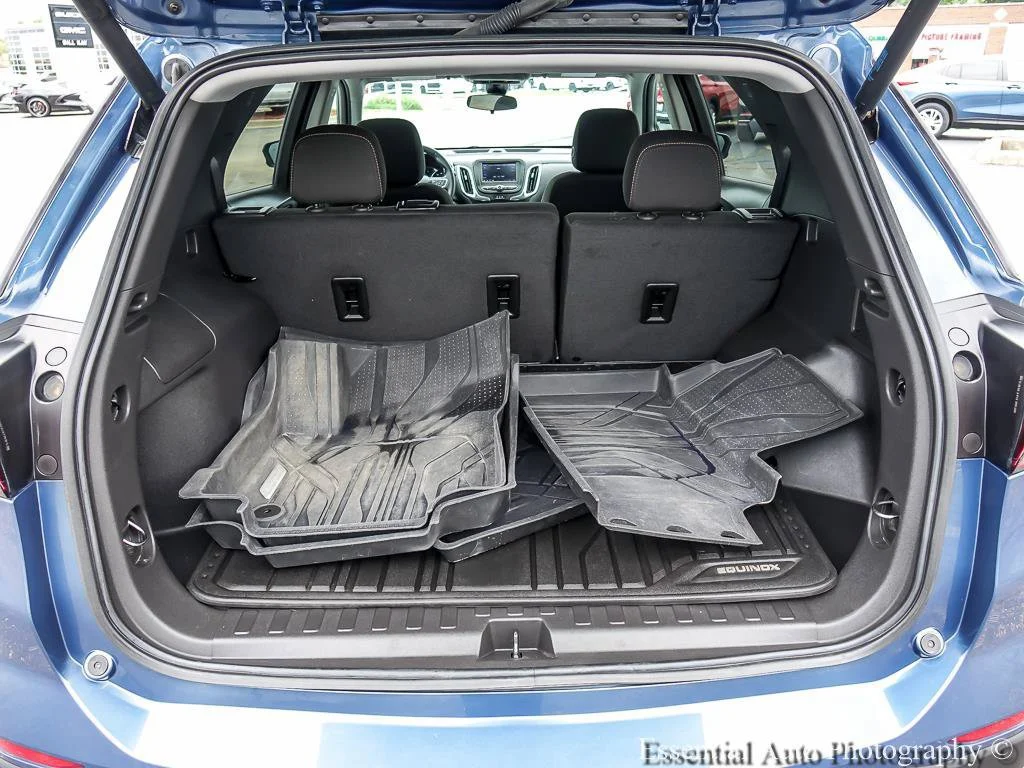 Used 2024 Lakeshore Blue Metallic Chevrolet LT image 22