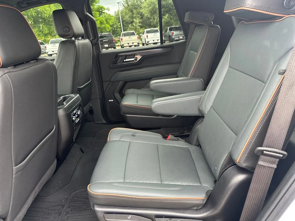 Used 2025 White GMC AT4 image 38