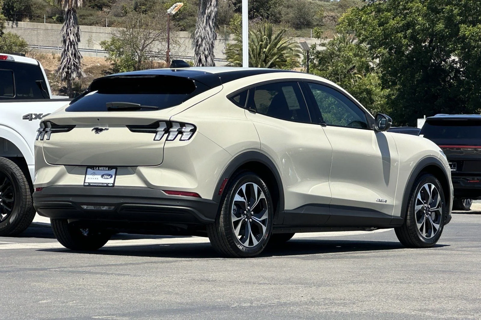 New 2026 Desert Sand Ford Select image 3
