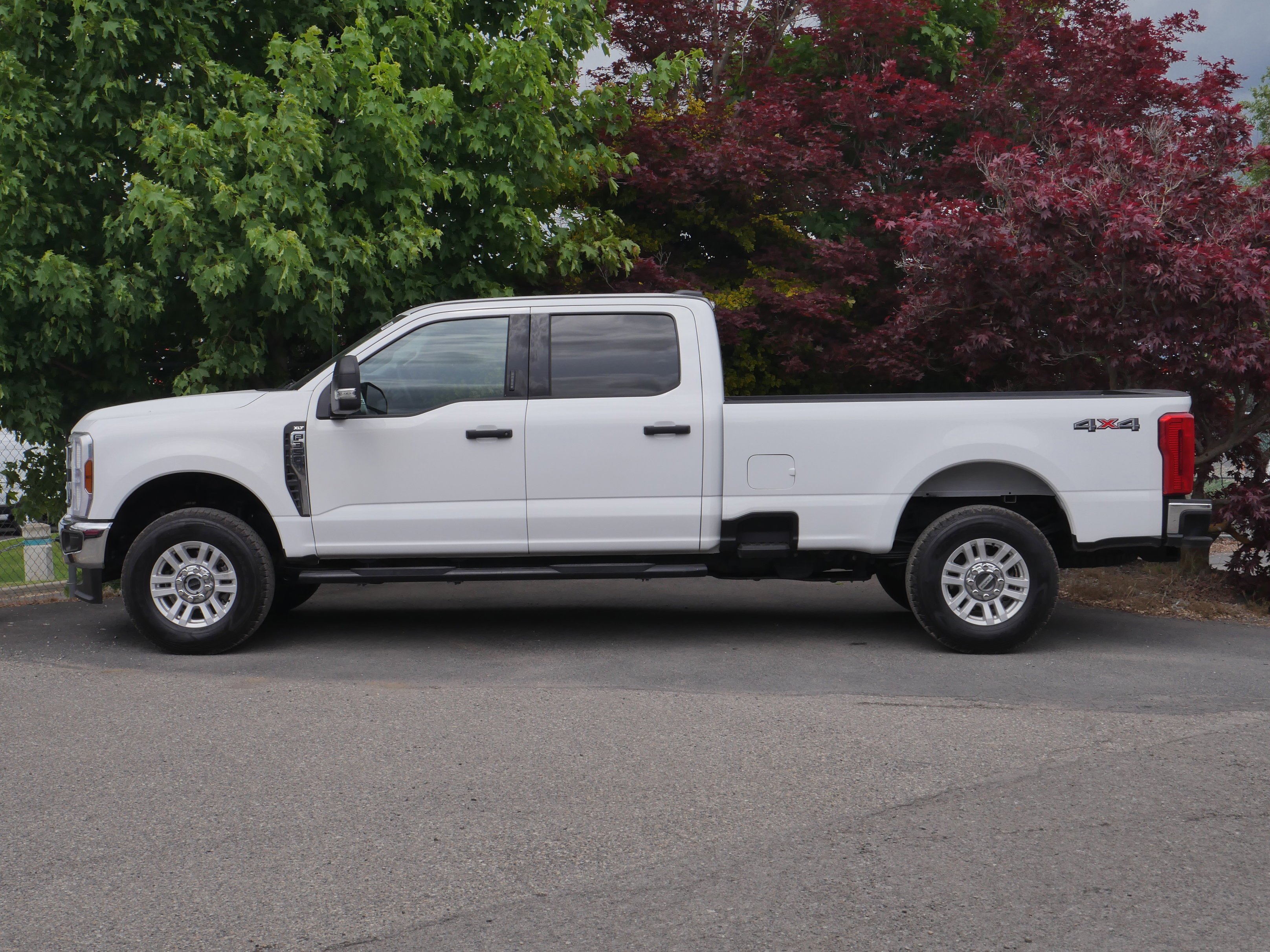 Used 2024 Oxford White Ford XLT image 14