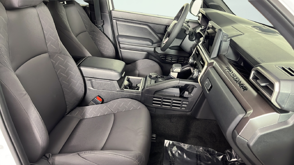 2025 Toyota Tacoma SR5 - Photo 20