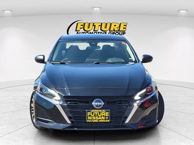 Used 2025 Black Nissan 2.5 SV image 2