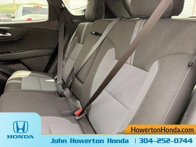 Used 2025 White Chevrolet LT image 14