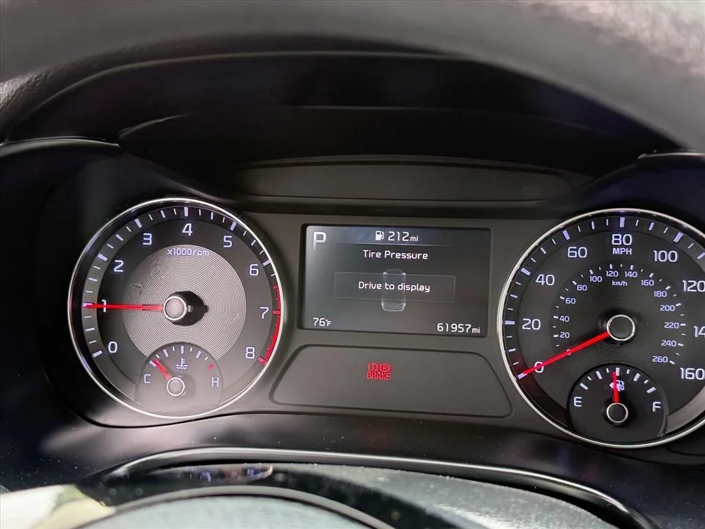 Used 2024 Black Kia LXS image 20