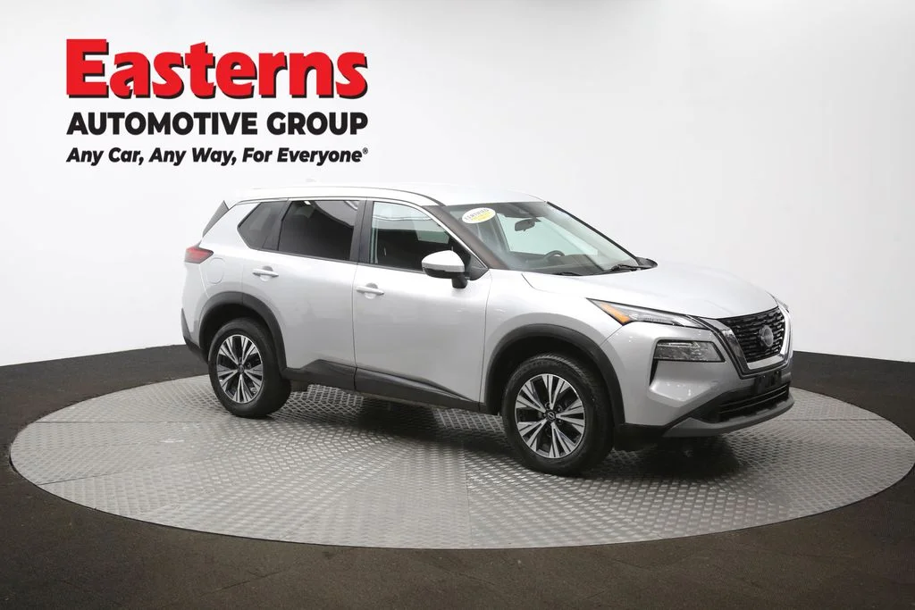 Used 2022 Silver Nissan SV image 49