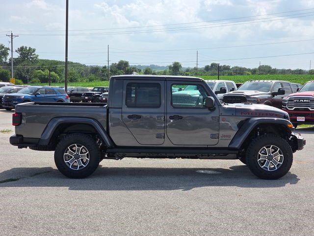 New 2026 Granite Crystal Metallic Clear-Coat Exterior Paint Jeep Mojave X image 8