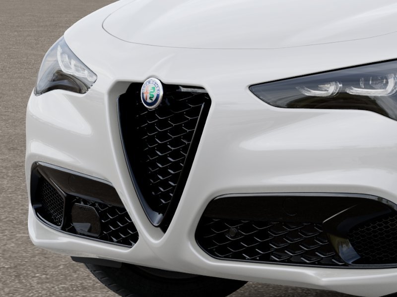 New 2026 Milano White Exterior Paint Alfa Romeo Base image 7