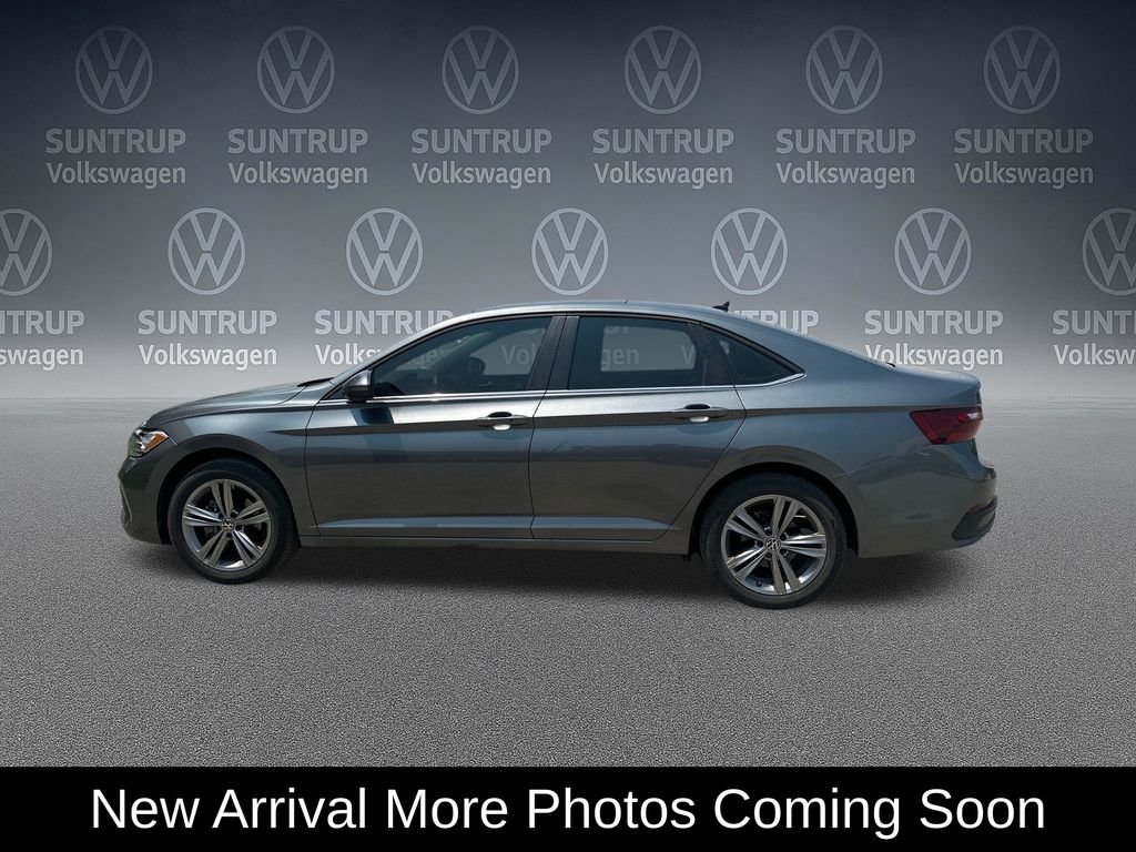 Used 2024  Volkswagen 1.5T SE image 2