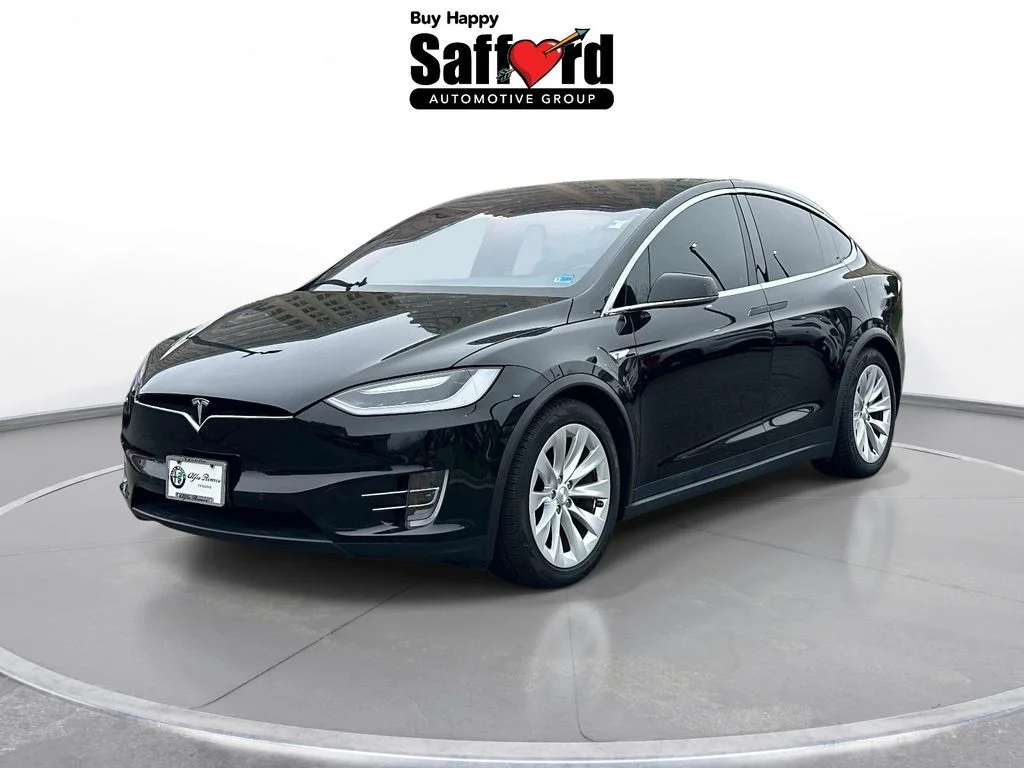 2016 Tesla Model X's photo
